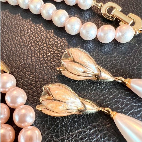 Vintage Faux Pink Pearls 3 Strand Necklace Earrings Set Art Nouveau Style - Picture 10 of 13